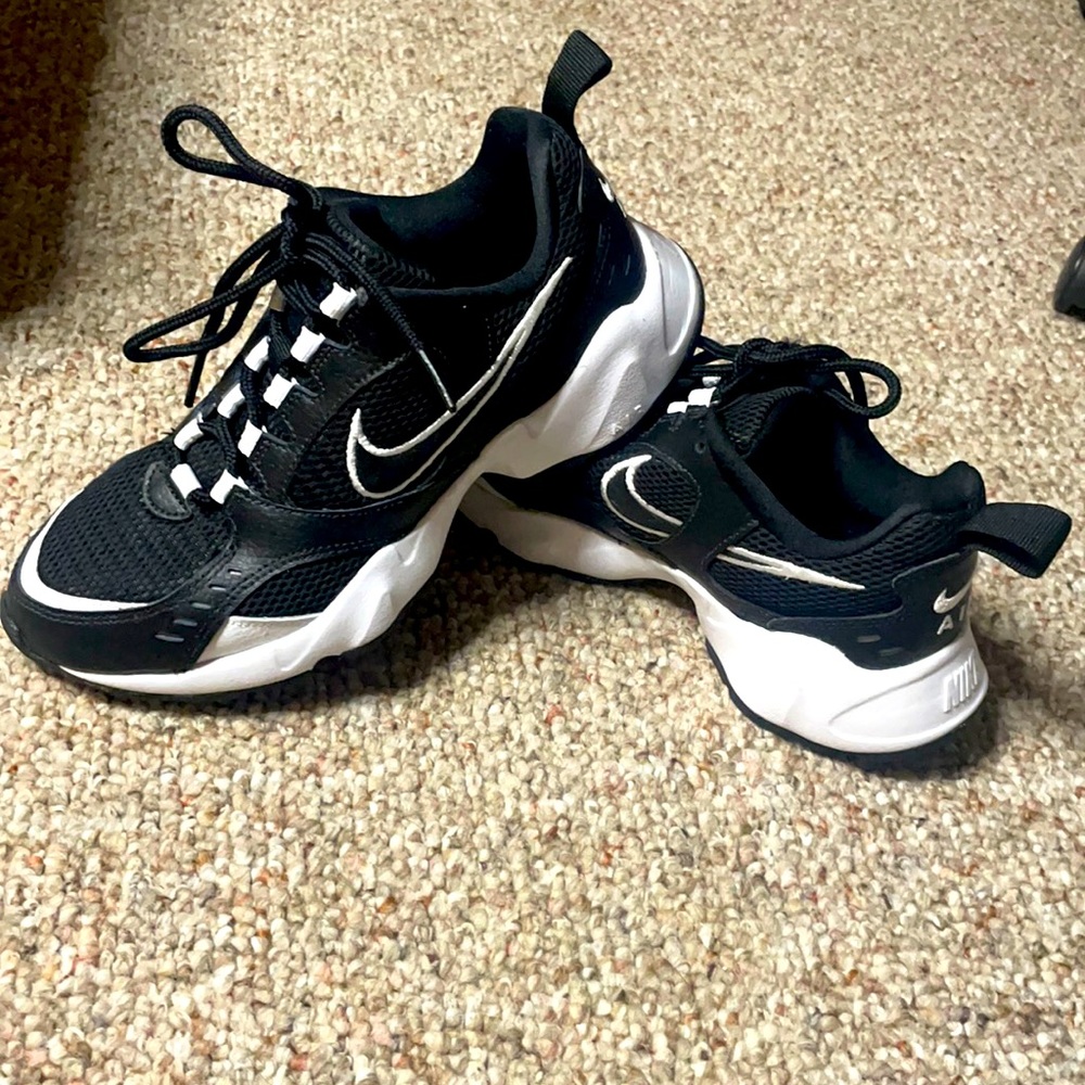 Nike air. Close to excellent condition.